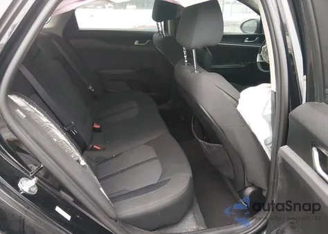 2021 Kia K5 Lxs z USA, uszkodzony, nr VIN 5XXG14J21MG047173